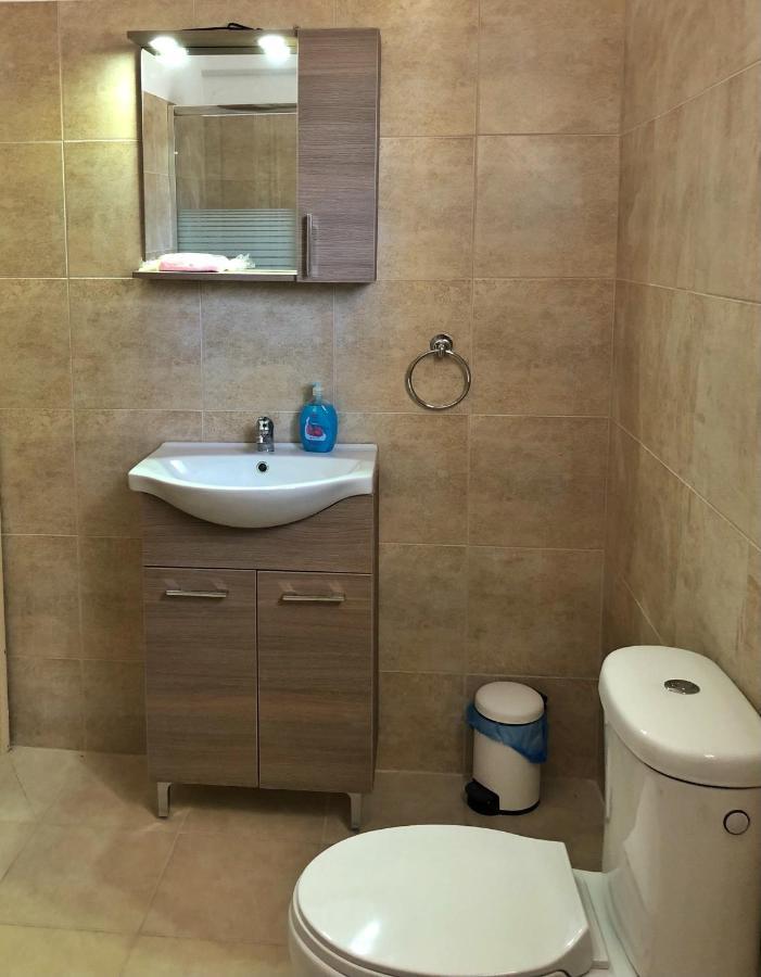 Blue Air Apartment 1Minute From Sea, 15 Min From The Airport Artemis City Center Buitenkant foto