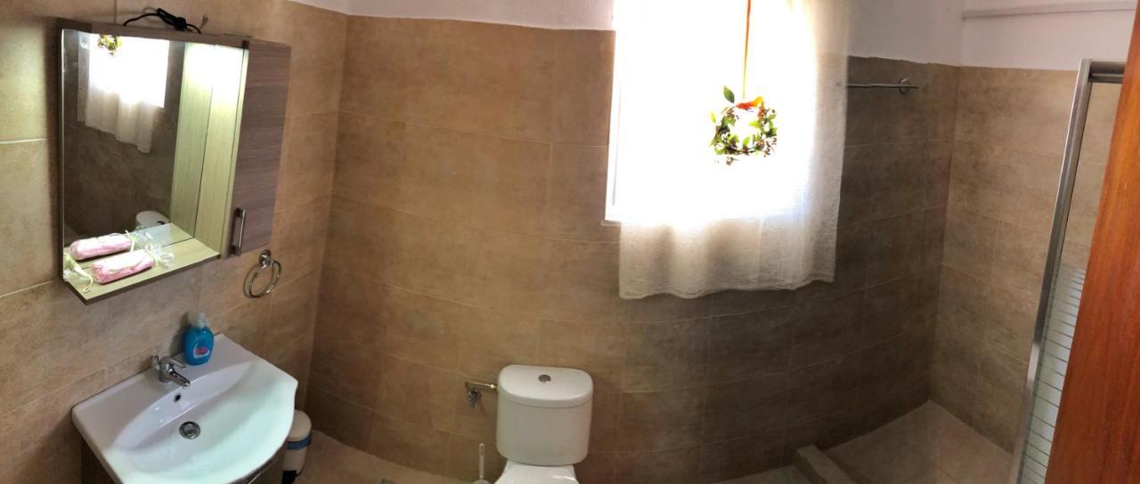 Blue Air Apartment 1Minute From Sea, 15 Min From The Airport Artemis City Center Buitenkant foto
