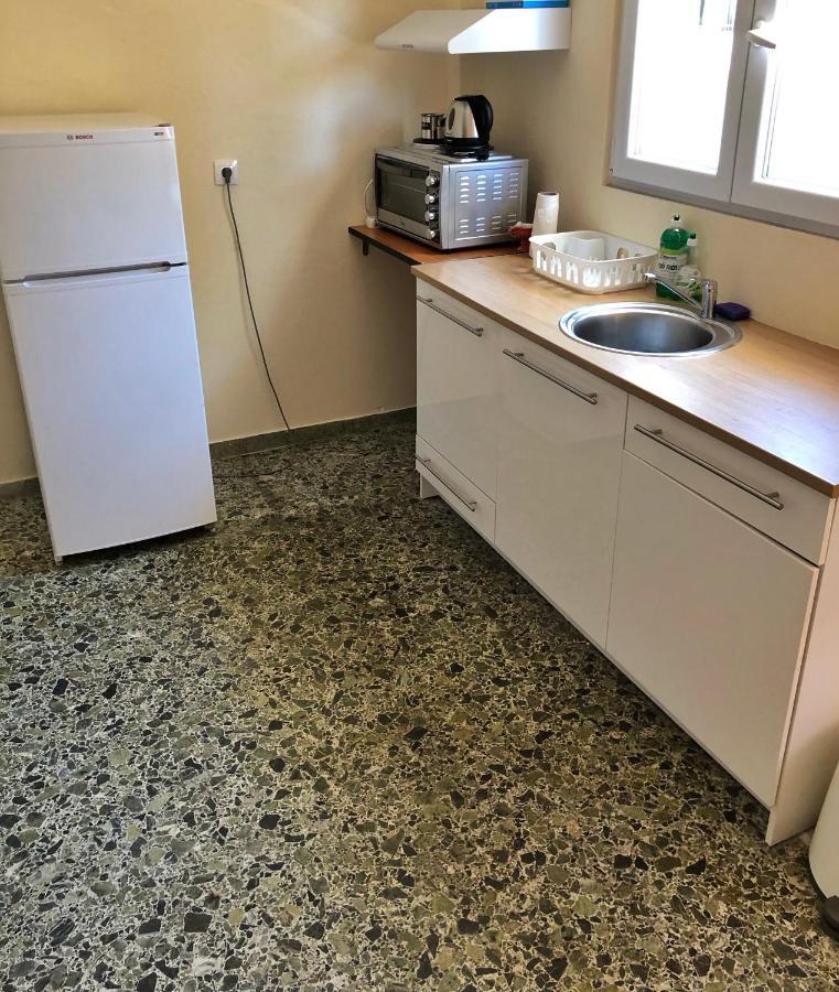 Blue Air Apartment 1Minute From Sea, 15 Min From The Airport Artemis City Center Buitenkant foto